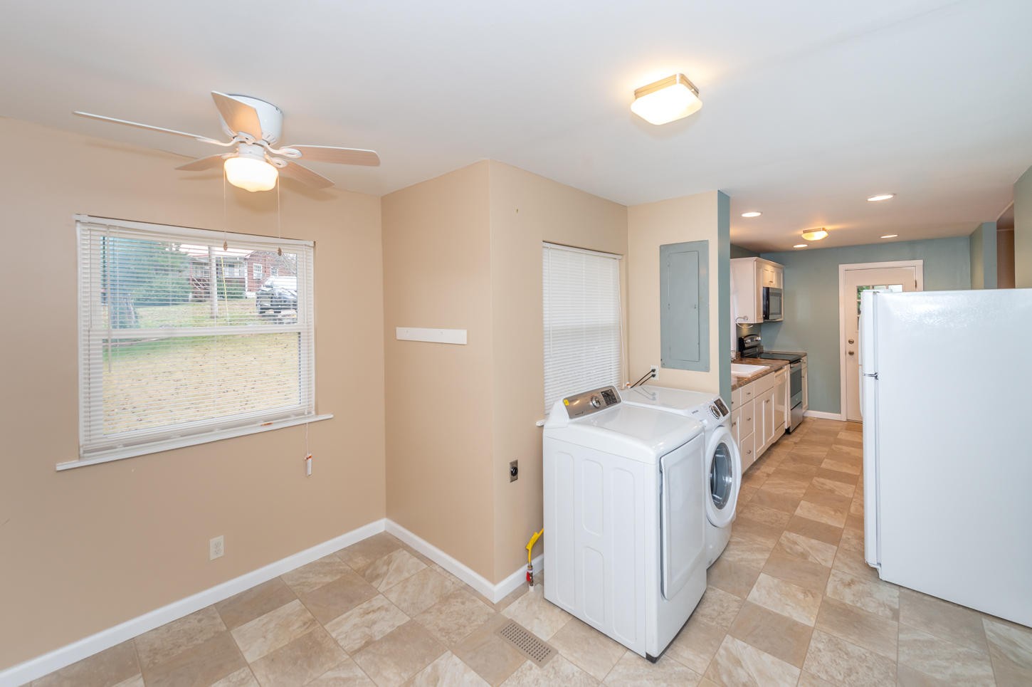 122 Euclid Circle Oak Ridge, TN 37830 - Photo 12 of 20 a view of a kitchen with furniture and a ceiling fan