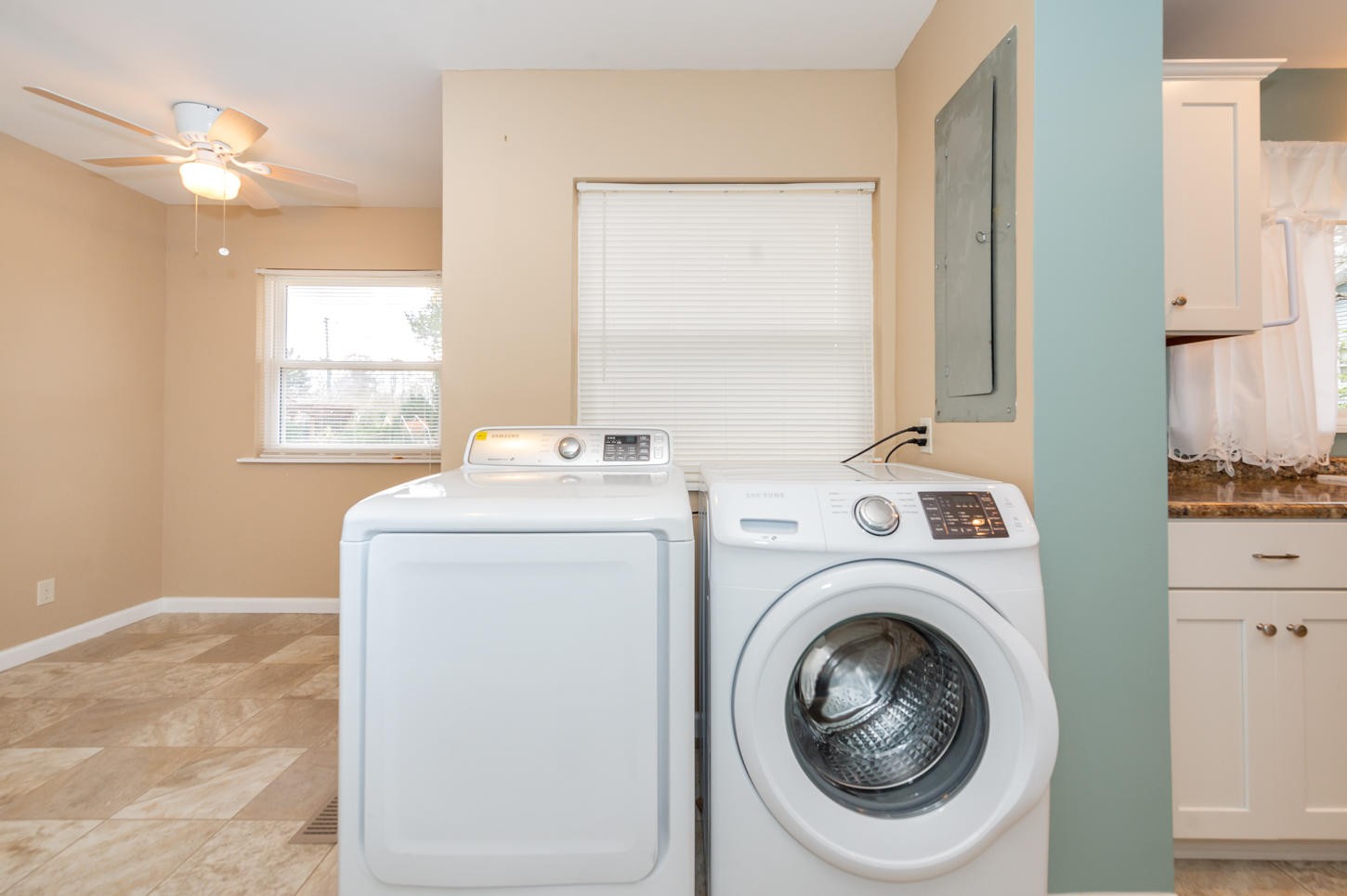 122 Euclid Circle Oak Ridge, TN 37830 - Photo 13 of 20 a utility room with dryer and washer