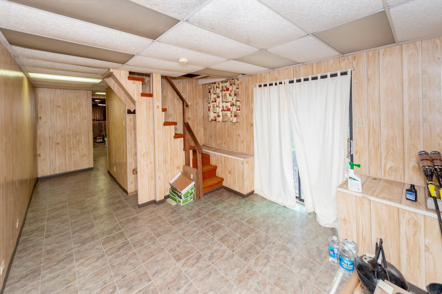122 Euclid Circle Oak Ridge, TN 37830 - Photo 15 of 20 a view of an entryway with staircase