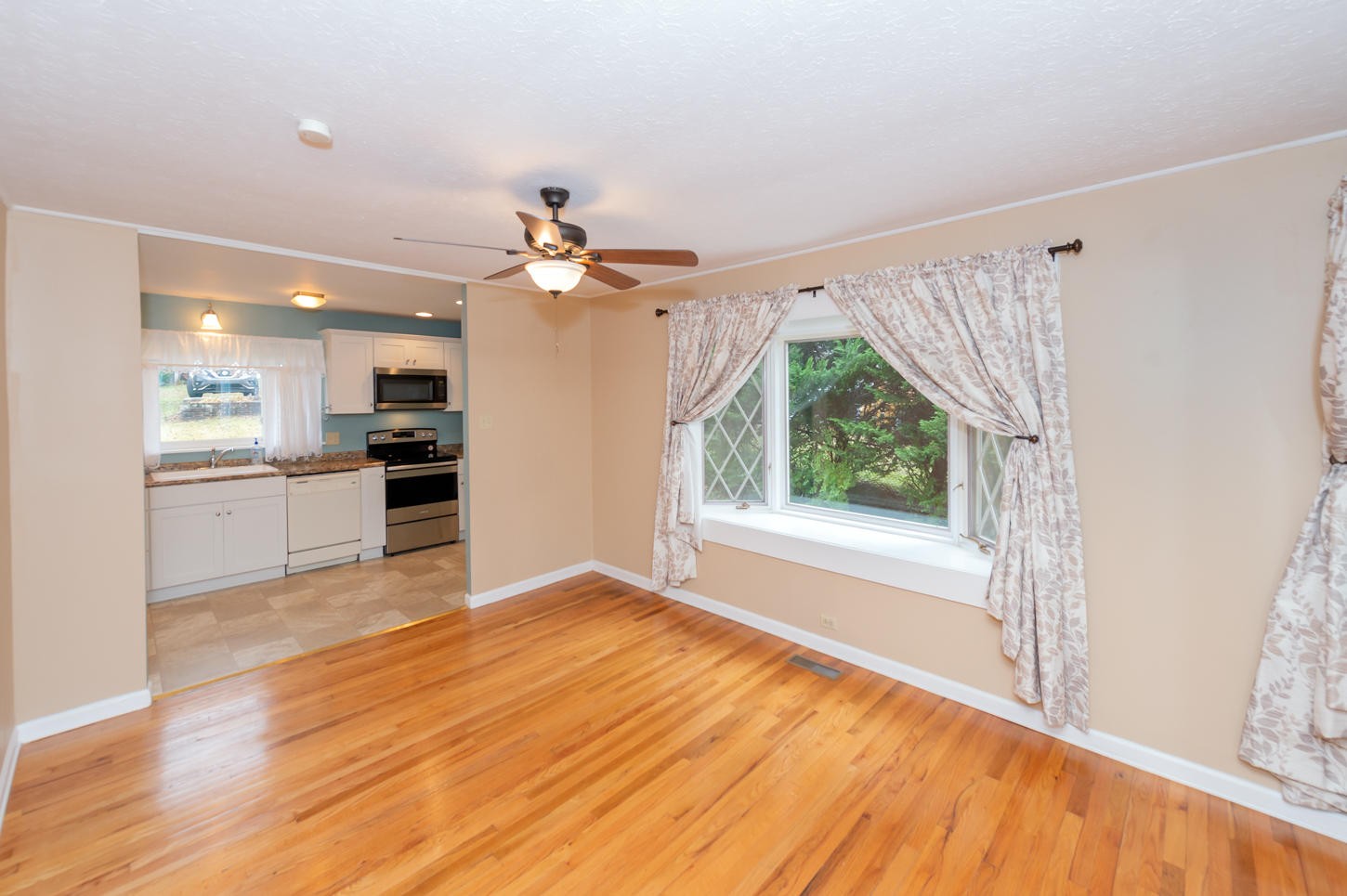 122 Euclid Circle Oak Ridge, TN 37830 - Photo 4 of 20 a view of a kitchen with a sink and a window