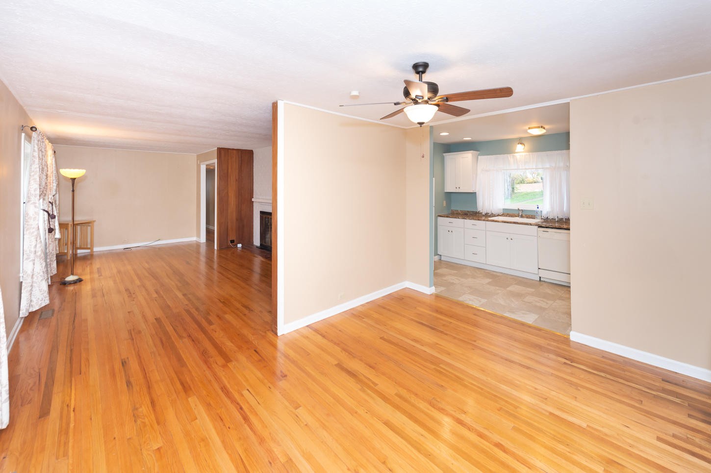 122 Euclid Circle Oak Ridge, TN 37830 - Photo 6 of 20 a view interior of the house and wooden floor
