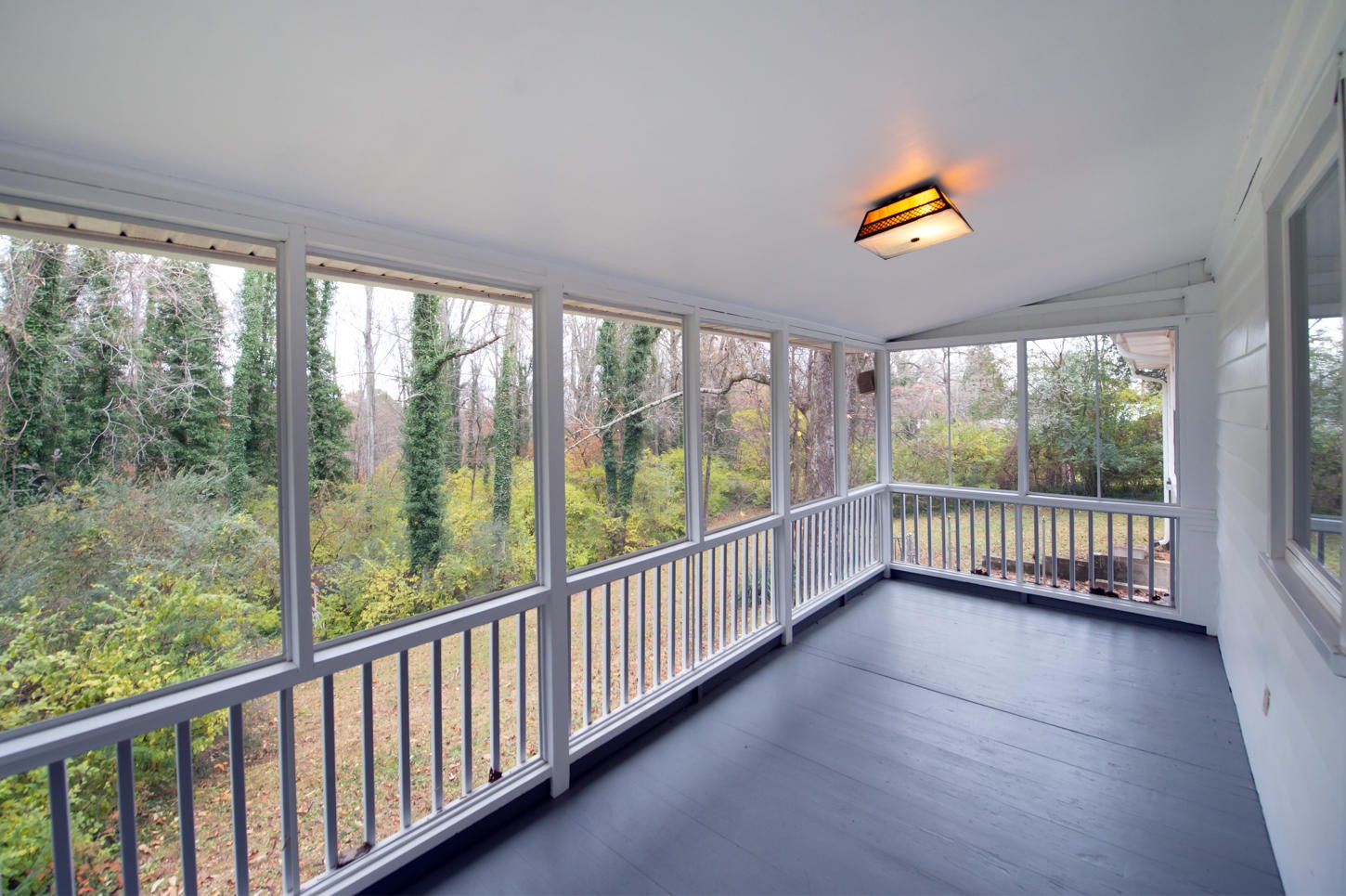 122 Euclid Circle Oak Ridge, TN 37830 - Photo 8 of 20 a view of a room with wooden floor and a balcony