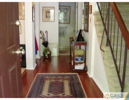 901 Maplecrest Road Edison, NJ 08820 - Photo 3 of 7