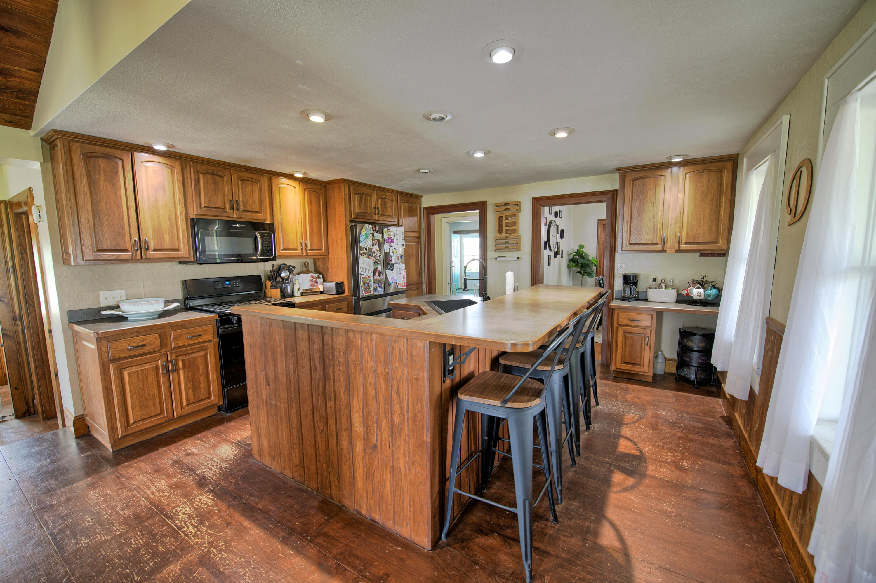 8250 Oneida Road Grand Ledge, MI 48837 - Photo 5 of 55 Kitchen