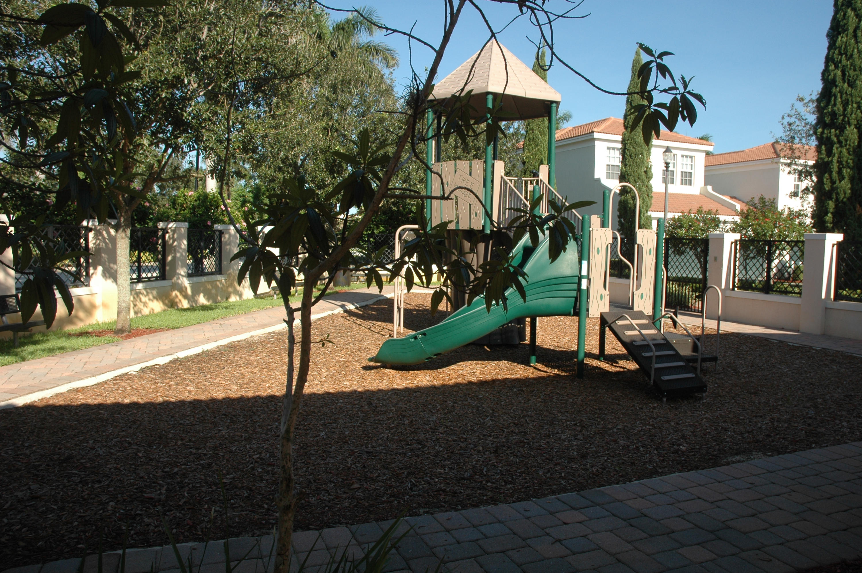 819 Northwest 82nd Place, Unit 819 Boca Raton, FL 33487 - Photo 4 of 26 DSC_6573