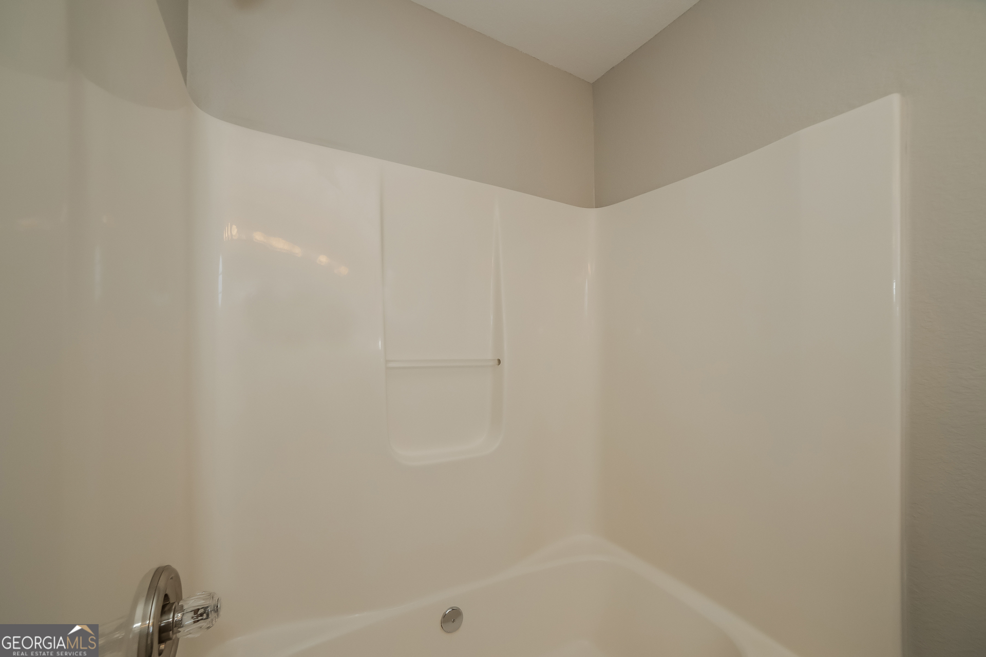 7111 Brookview Way Riverdale, GA 30274 - Photo 9 of 17 a close up of a bathtub