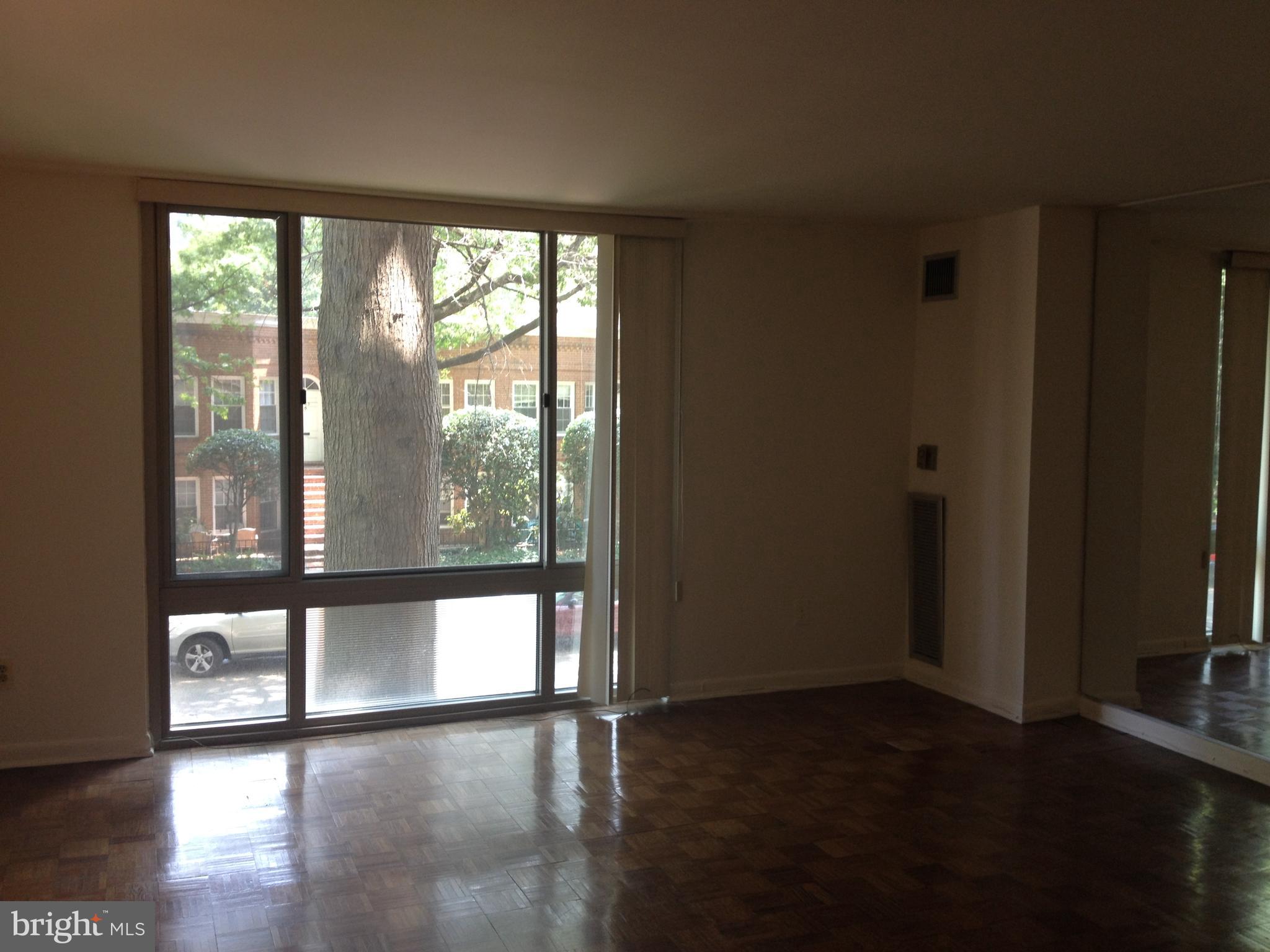 950 25th Street Northwest, Unit 211N Washington, DC 20037 - Photo 2 of 6