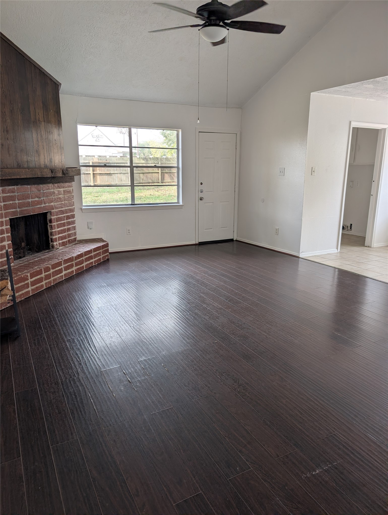 8703 Collingsdale Road La Porte, TX 77571 - Photo 3 of 9