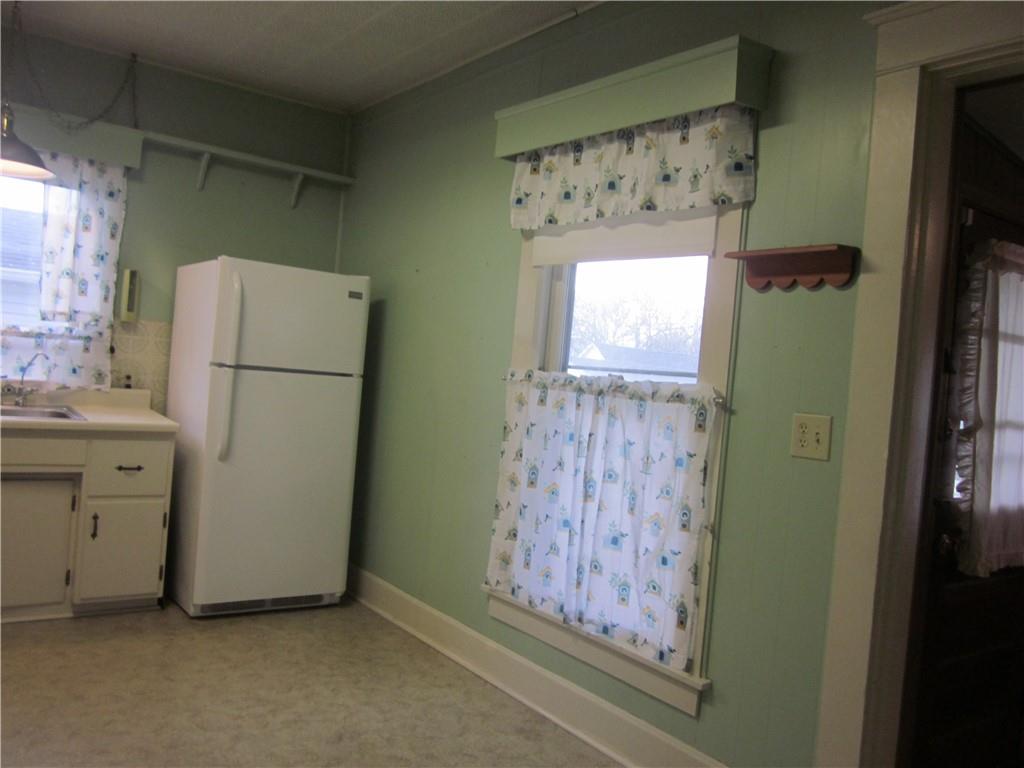 1728 Maple Street Columbus, IN 47201 - Photo 11 of 28 Gallery Image 11