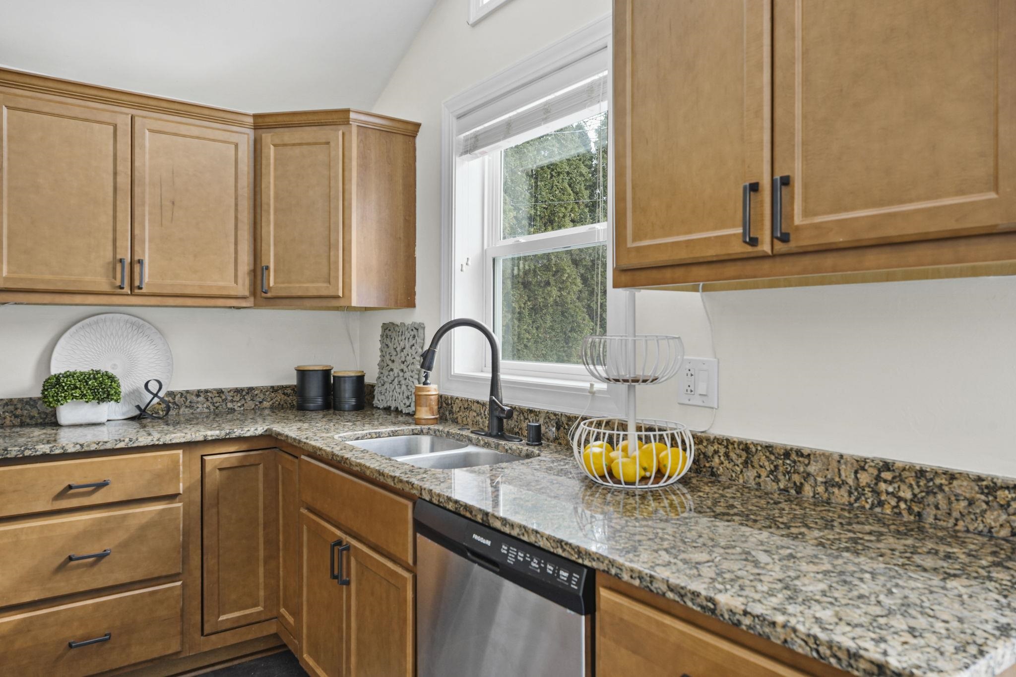 4309 Portland Parkway Madison, WI 53714 - Photo 13 of 45