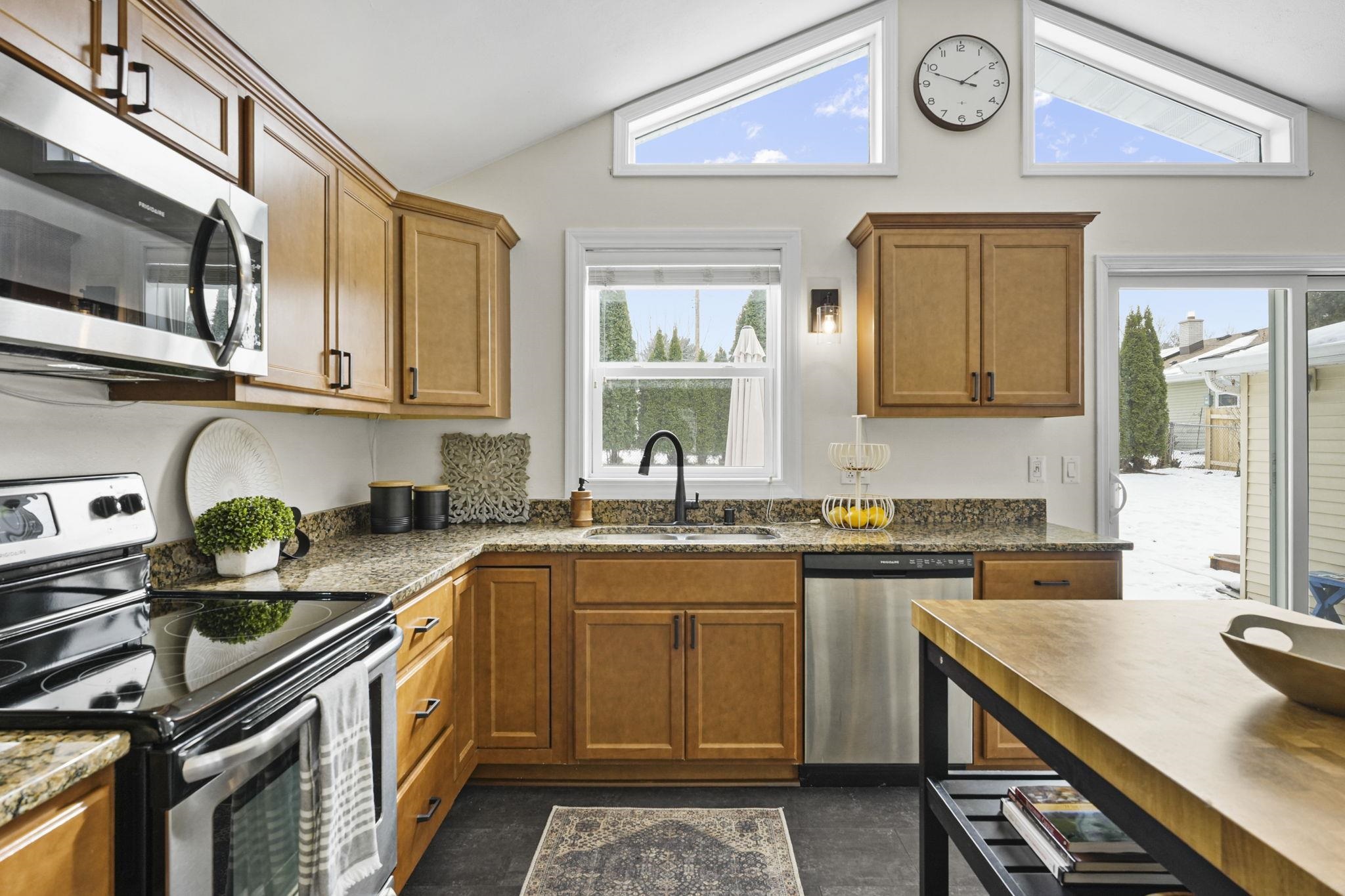 4309 Portland Parkway Madison, WI 53714 - Photo 9 of 45