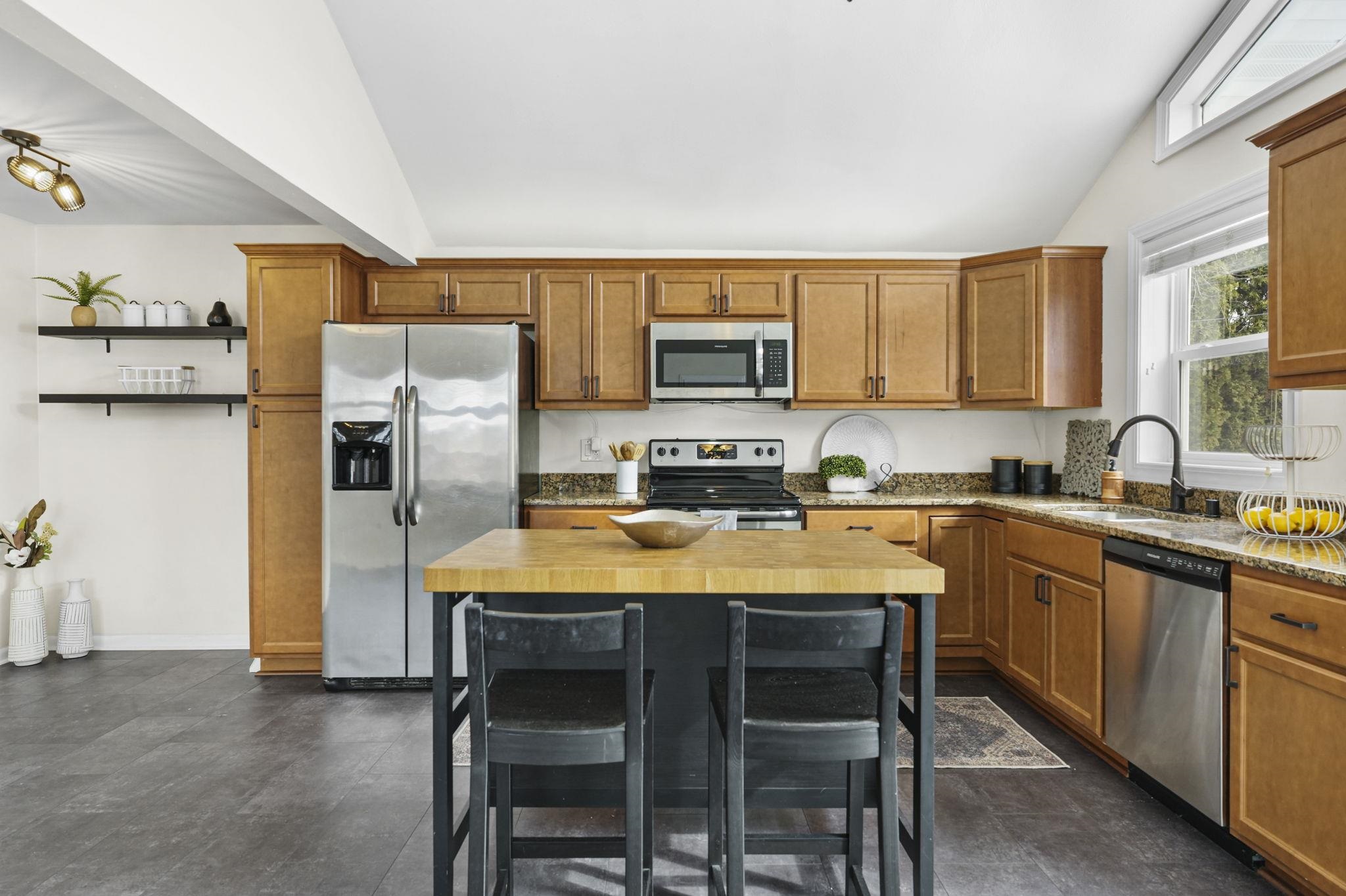 4309 Portland Parkway Madison, WI 53714 - Photo 10 of 45