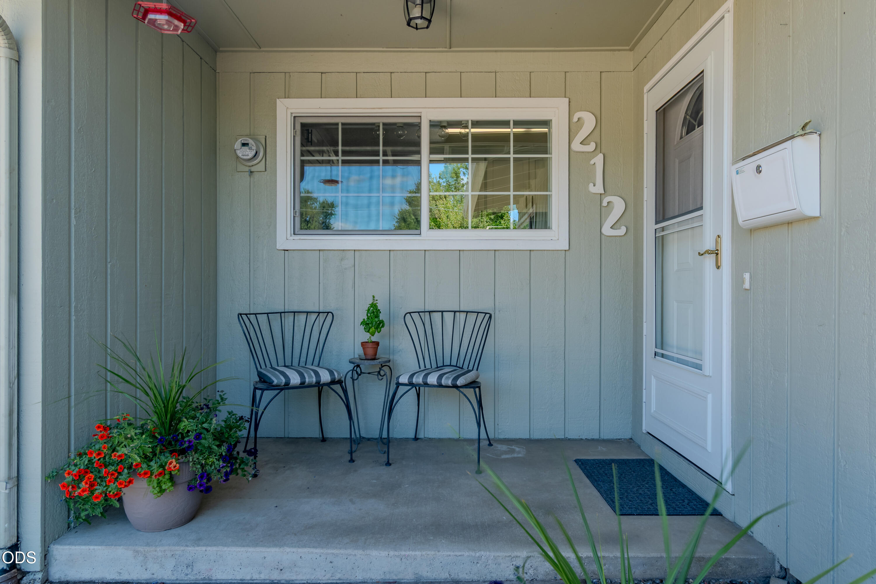 212 Windsor Way Central Point, OR 97502 - Photo 4 of 29