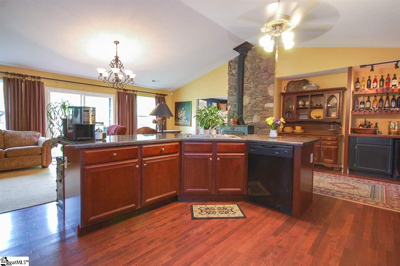 108 State Rd S-42-657 Duncan, SC 29334 - Photo 5 of 36 Gallery Image 5