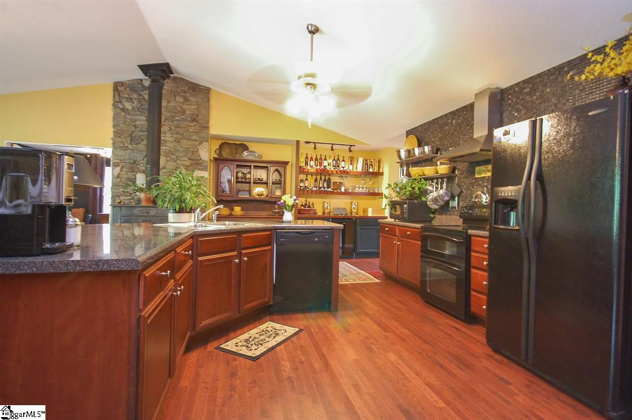 108 State Rd S-42-657 Duncan, SC 29334 - Photo 6 of 36 Gallery Image 6