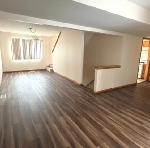 $2,700 | 7018 100th Street, Chicago Ridge, IL 60415