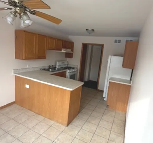 $2,700 | 7018 100th Street, Chicago Ridge, IL 60415