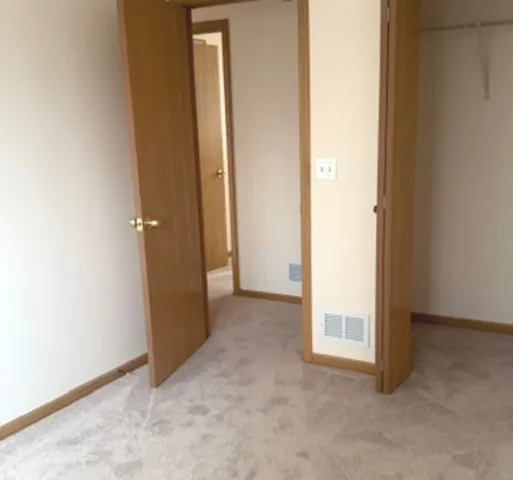 $2,700 | 7018 100th Street, Chicago Ridge, IL 60415