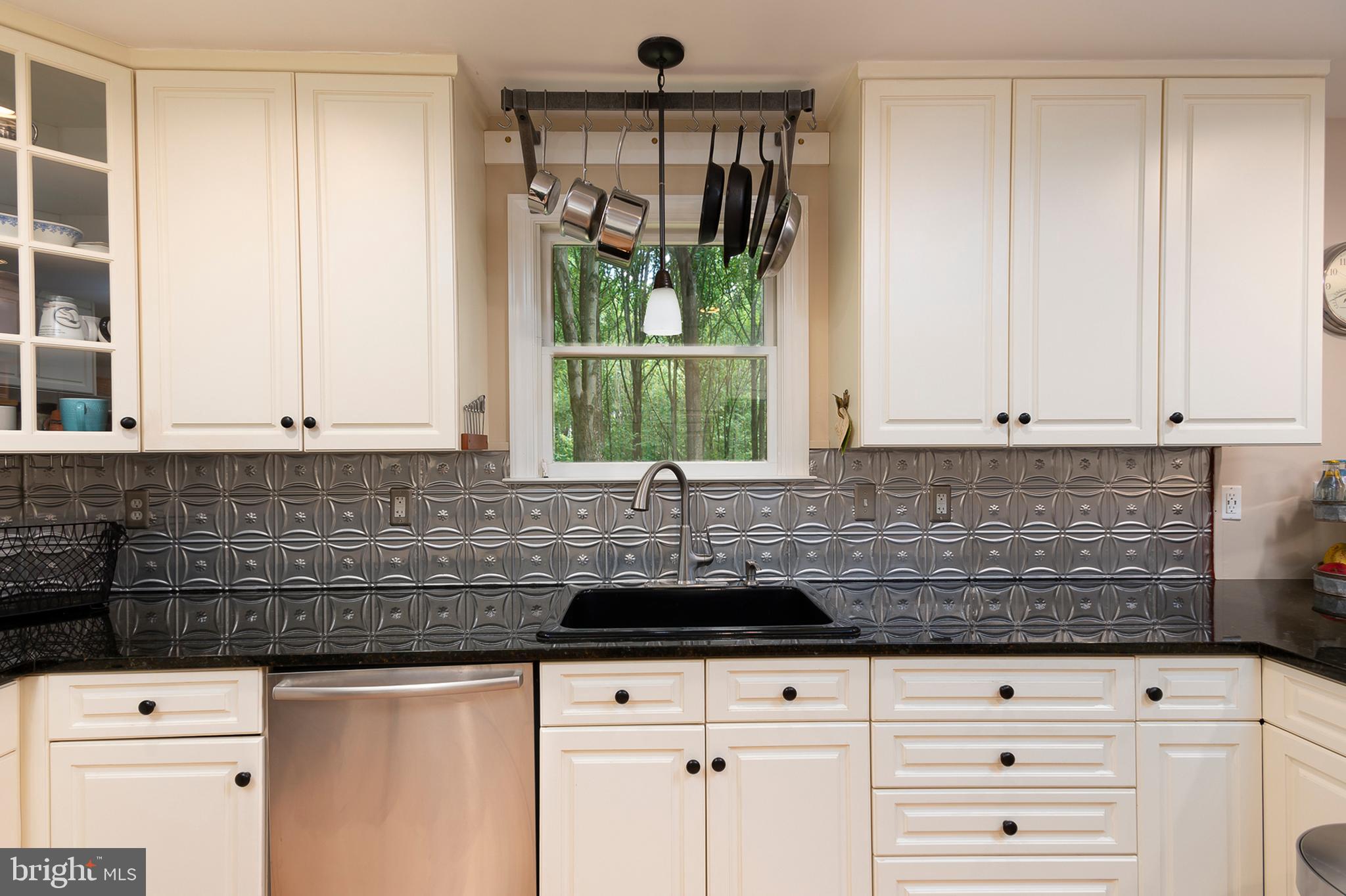 5235 Griffith Road Laytonsville, MD 20882 - Photo 8 of 31 Kitchen (alt view)