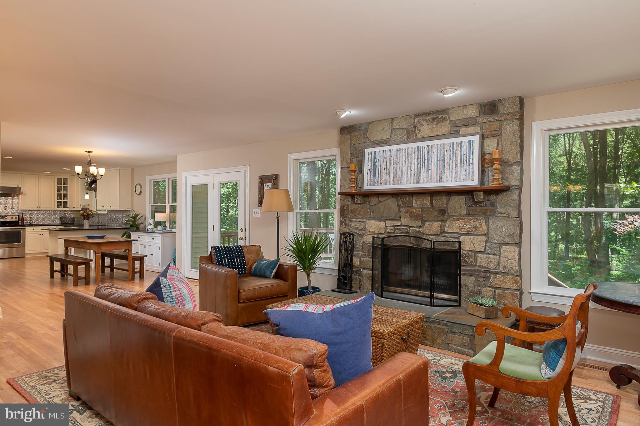 5235 Griffith Road Laytonsville, MD 20882 - Photo 10 of 31 Living Room
