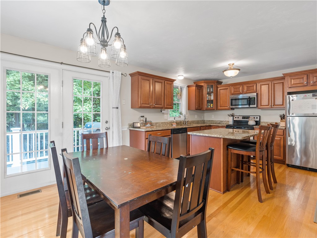 65 Evergreen Road Attleboro, MA 02703 - Photo 13 of 27 Gallery Image 13