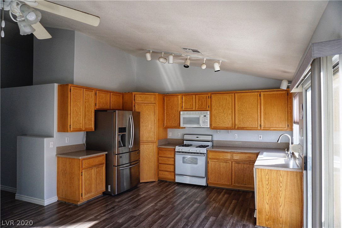 678 Skyline Road Henderson, NV 89002 - Photo 17 of 19 Gallery Image 17