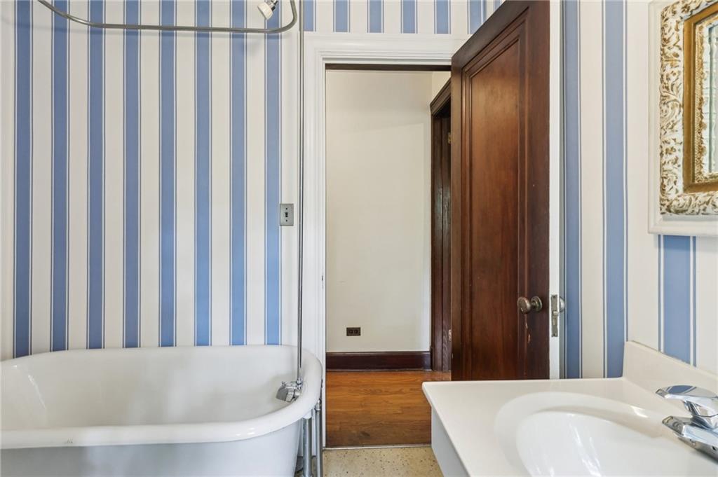 634 West Waldheim Road Pittsburgh, PA 15215 - Photo 41 of 50 a bathroom with bathtub and shower