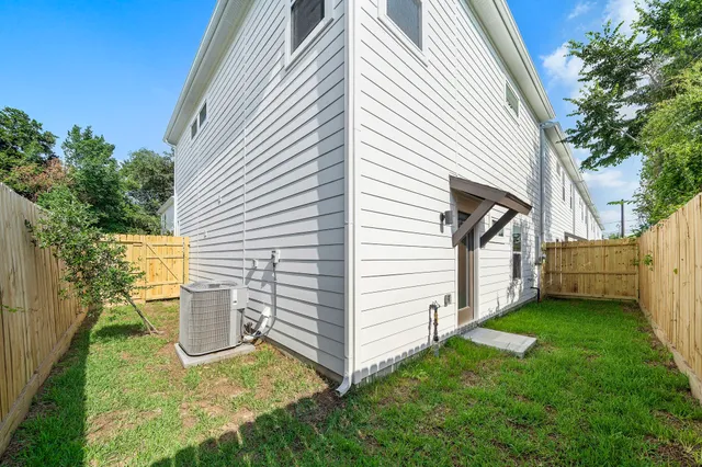 $2,199 | 9 Wellford Street, Unit F, Houston, TX 77022