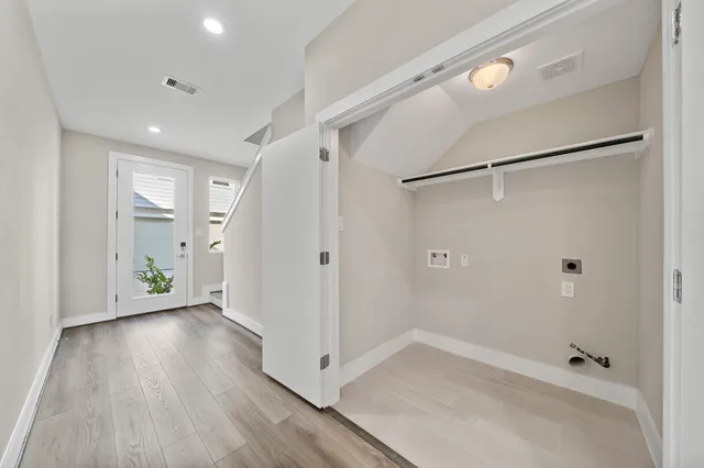 $2,199 | 9 Wellford Street, Unit F, Houston, TX 77022