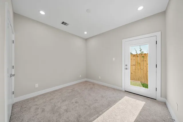 $2,199 | 9 Wellford Street, Unit F, Houston, TX 77022