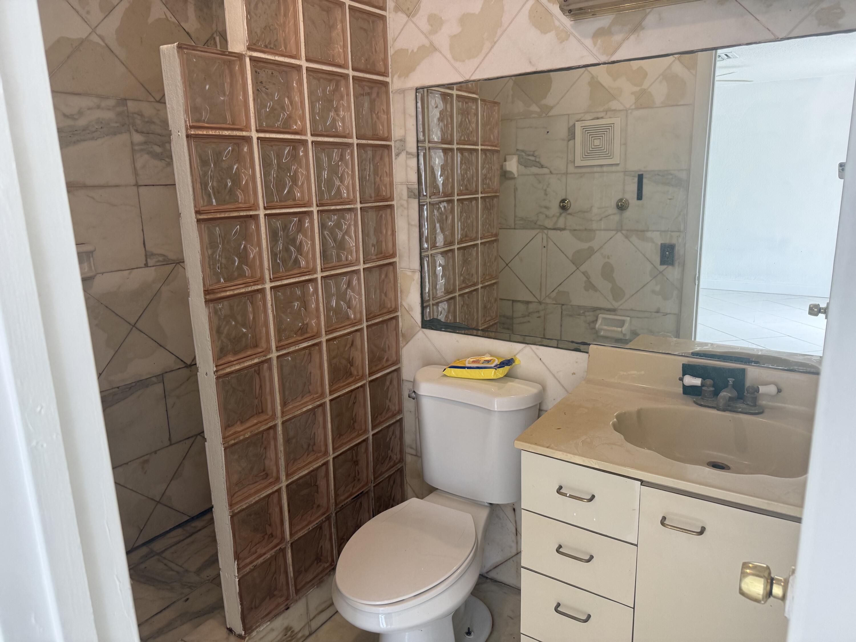 7814 Pembroke Road Miramar, FL 33023 - Photo 9 of 14 IMG_1149