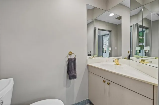 $2,400,000 | 9800 North Revere Avenue, Kansas City, MO 64154