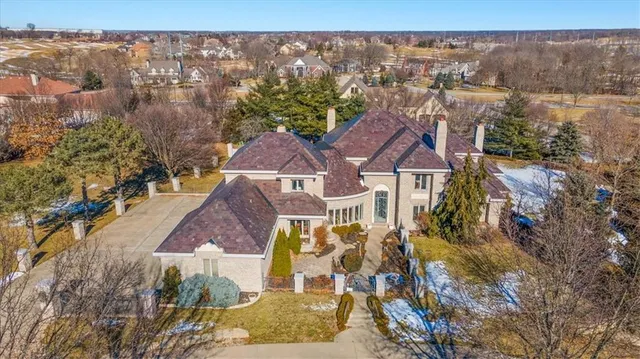 $2,400,000 | 9800 North Revere Avenue, Kansas City, MO 64154