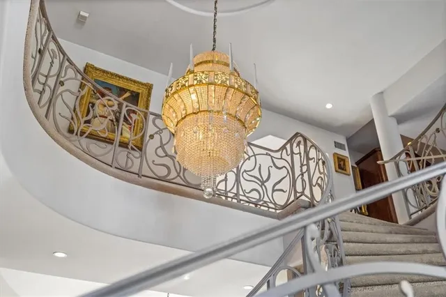 $2,400,000 | 9800 North Revere Avenue, Kansas City, MO 64154