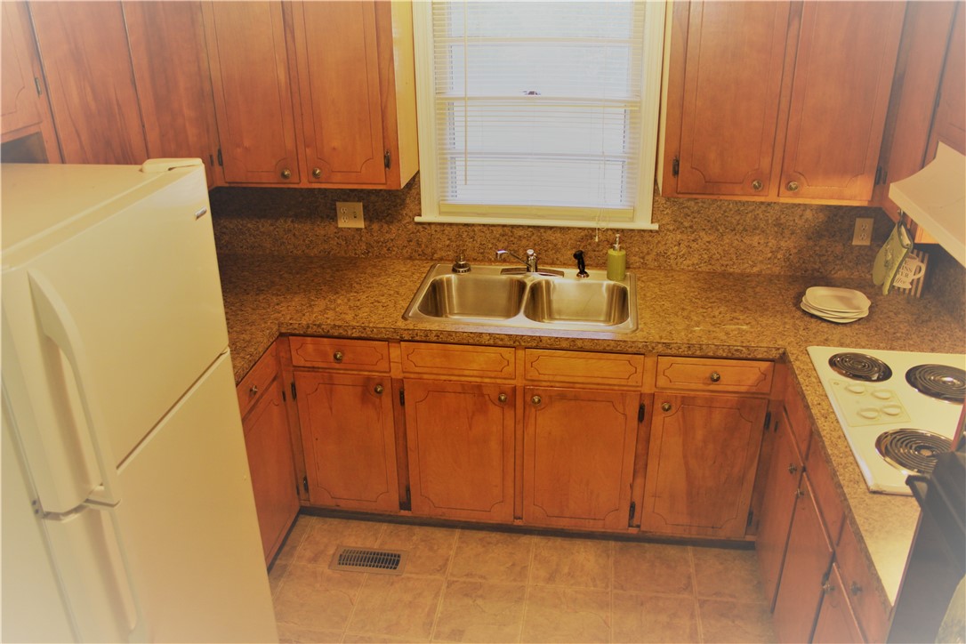 302 Fleming Drive Anderson, SC 29621 - Photo 5 of 15 Gallery Image 5