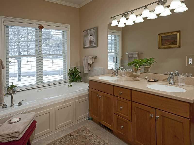 100 Shepard's Cove Road, Unit K2 Kittery, ME 03904 - Photo 13 of 24 Bathroom. Spacious master bath with...
