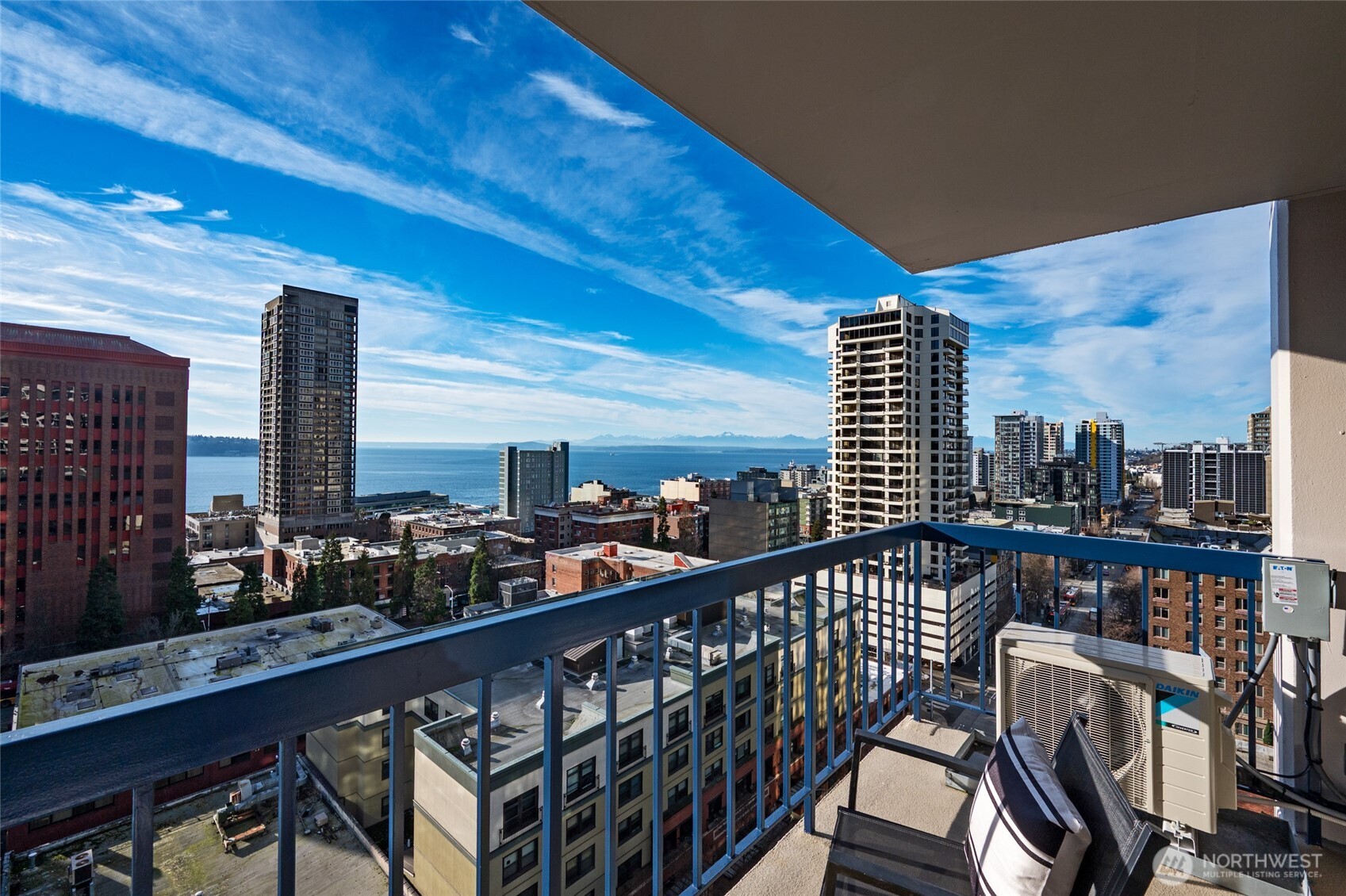 2100 3rd Avenue, Unit 1502 Seattle, WA 98121 - Photo 6 of 31