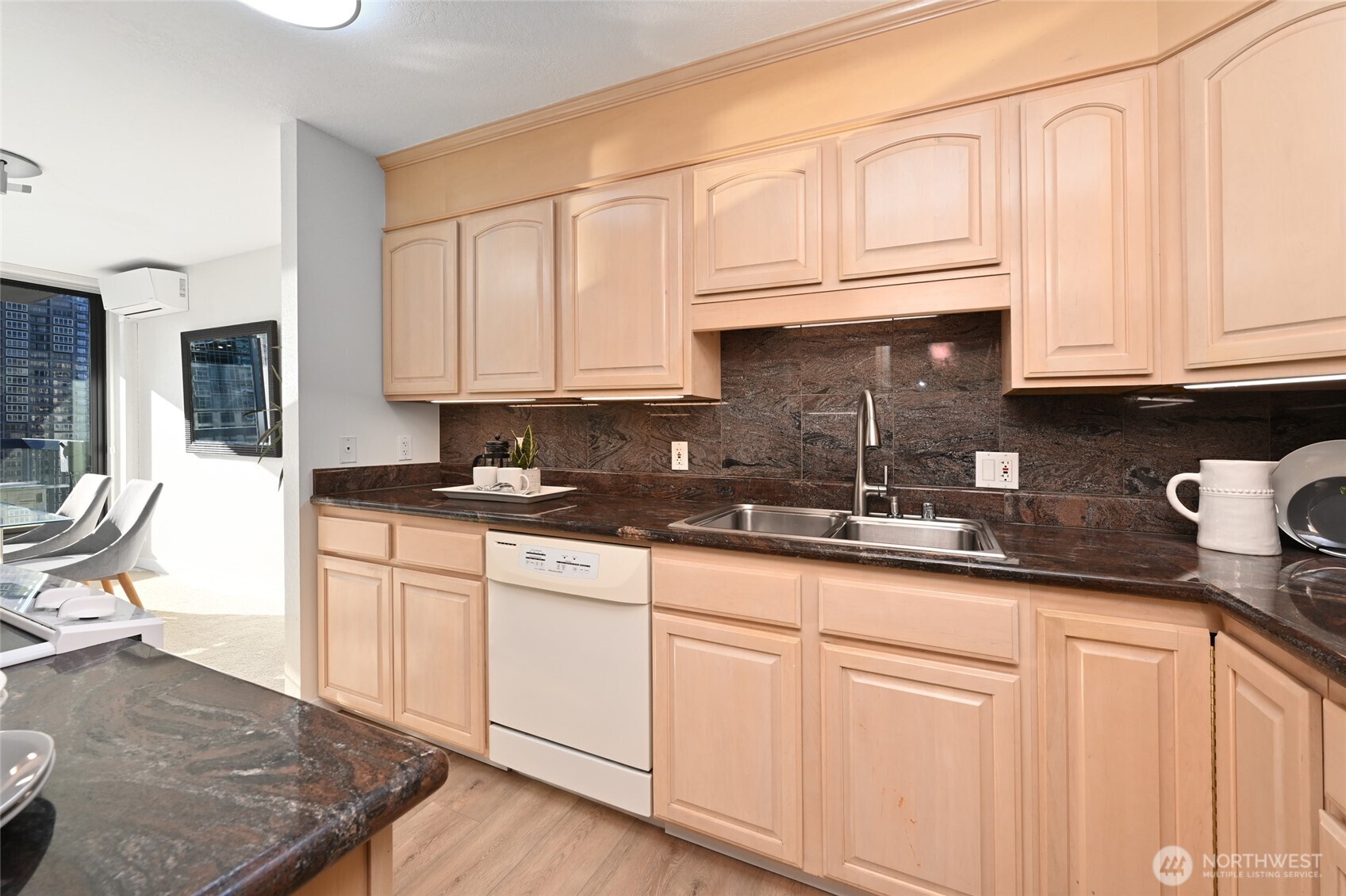 2100 3rd Avenue, Unit 1502 Seattle, WA 98121 - Photo 9 of 31