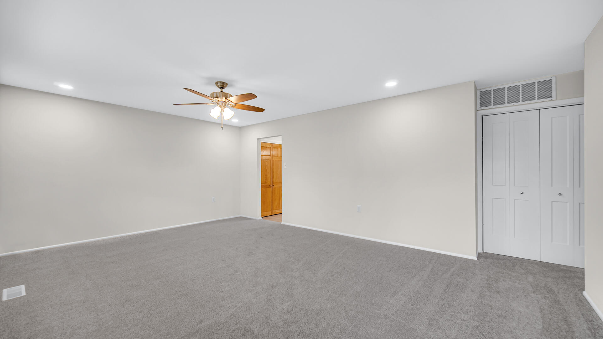 721 Fox River Road Valparaiso, IN 46385 - Photo 3 of 23 1919x1080