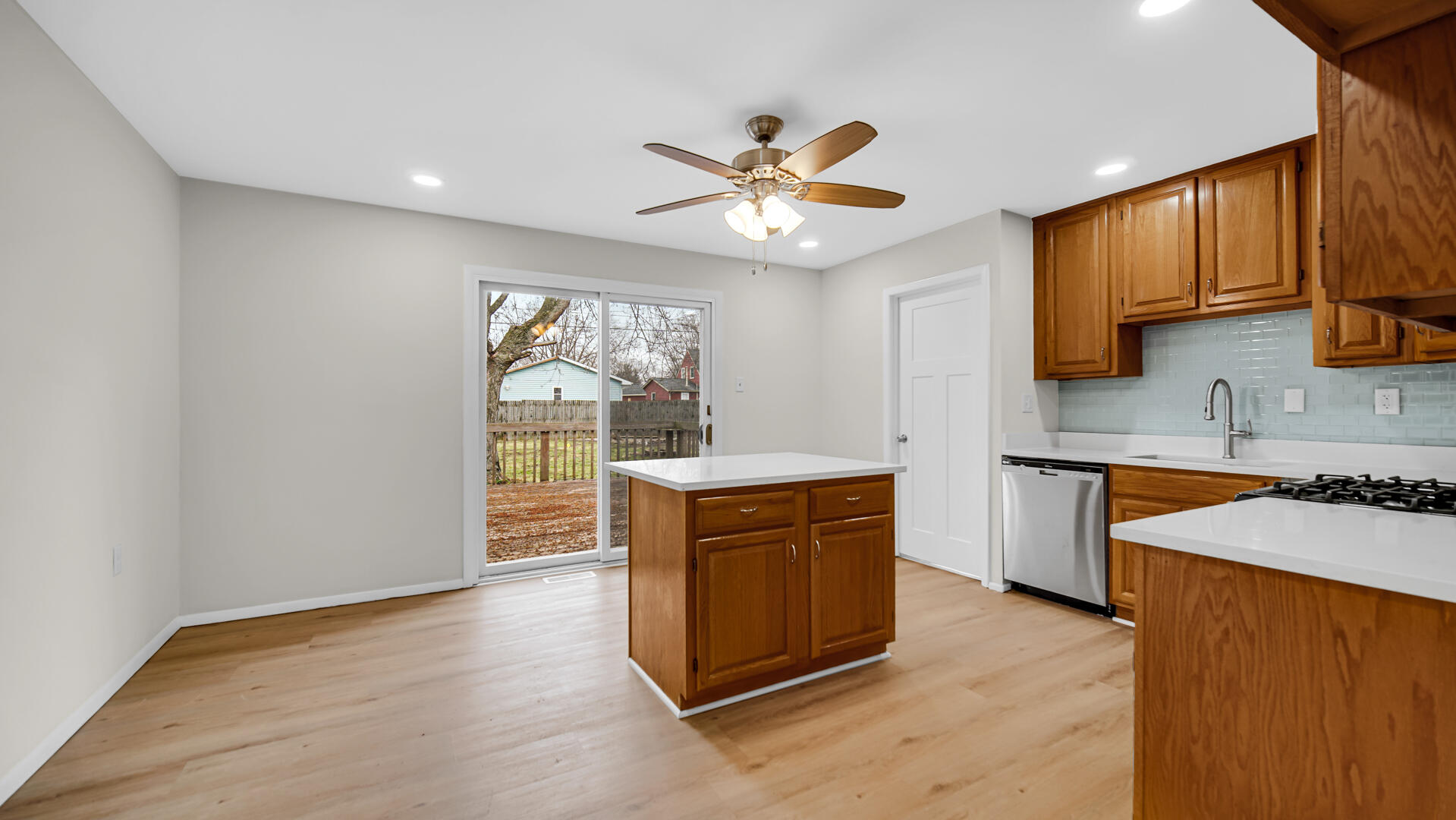 721 Fox River Road Valparaiso, IN 46385 - Photo 8 of 23 1919x1080