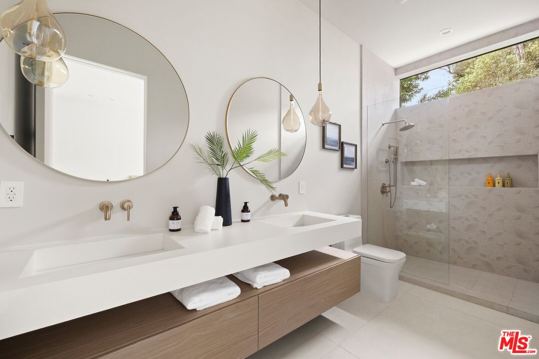 2814 Roscomare Road Los Angeles, CA 90077 - Photo 15 of 36