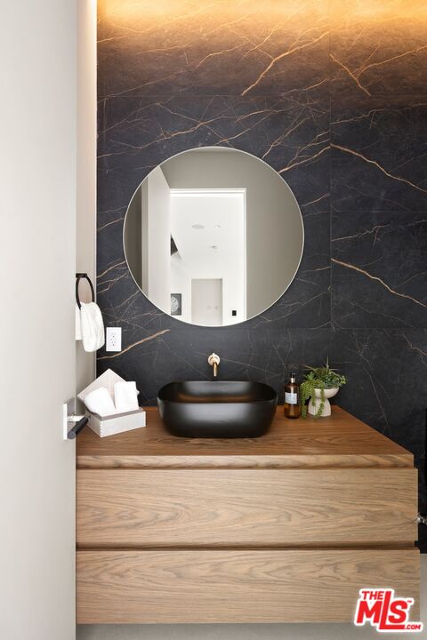 2814 Roscomare Road Los Angeles, CA 90077 - Photo 16 of 36