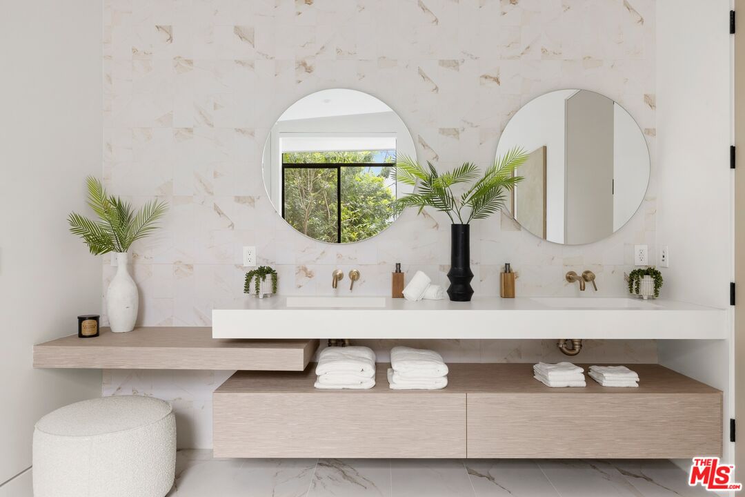 2814 Roscomare Road Los Angeles, CA 90077 - Photo 21 of 36