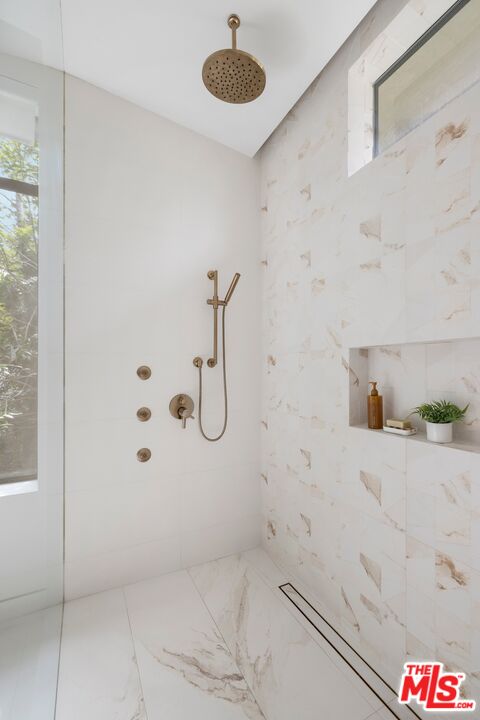 2814 Roscomare Road Los Angeles, CA 90077 - Photo 22 of 36