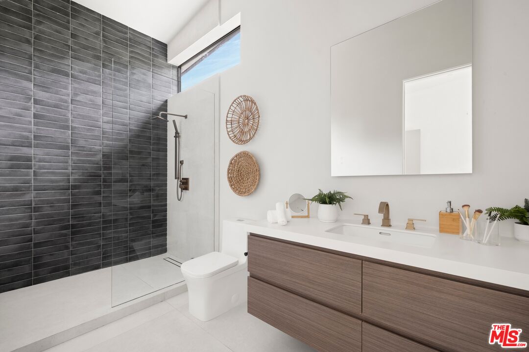 2814 Roscomare Road Los Angeles, CA 90077 - Photo 26 of 36