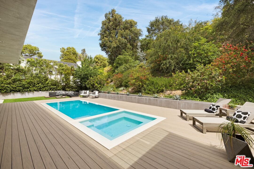 2814 Roscomare Road Los Angeles, CA 90077 - Photo 30 of 36