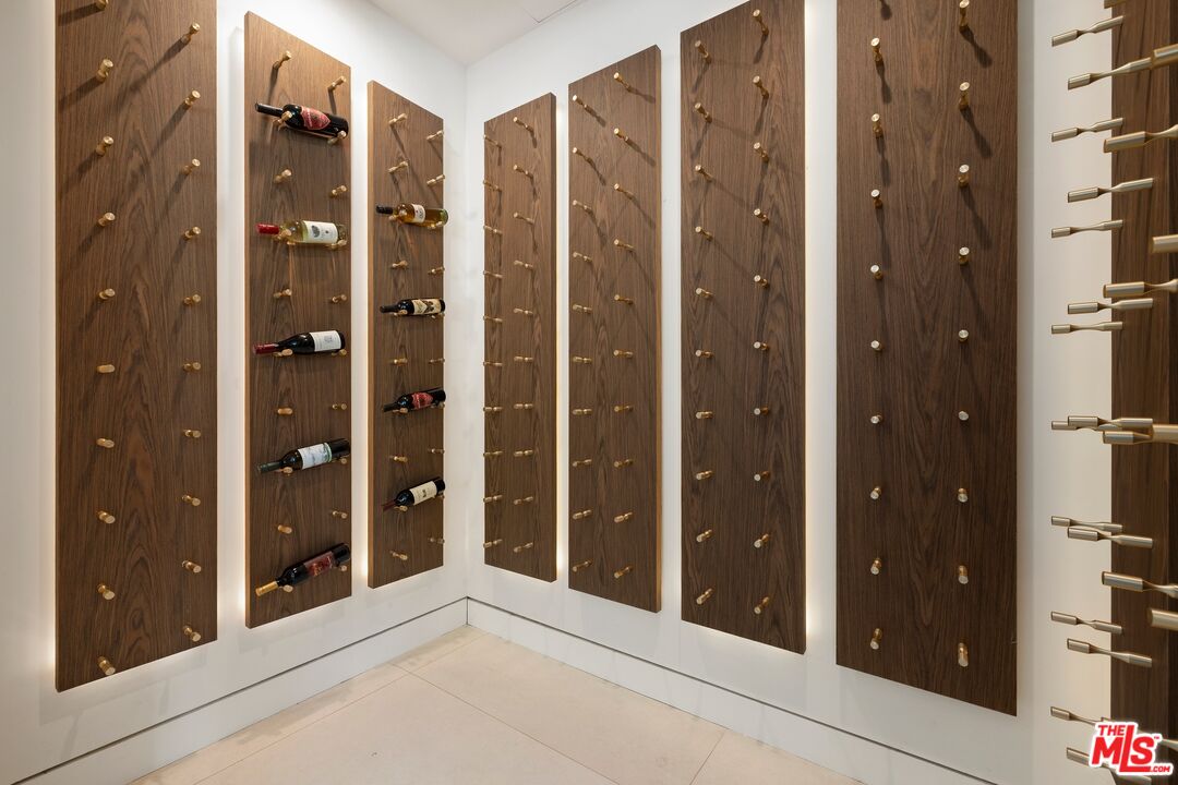 2814 Roscomare Road Los Angeles, CA 90077 - Photo 7 of 36