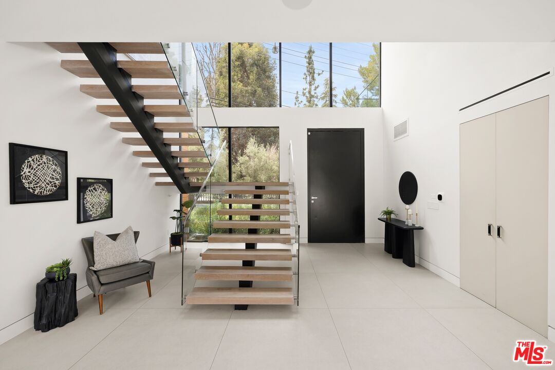 2814 Roscomare Road Los Angeles, CA 90077 - Photo 9 of 36