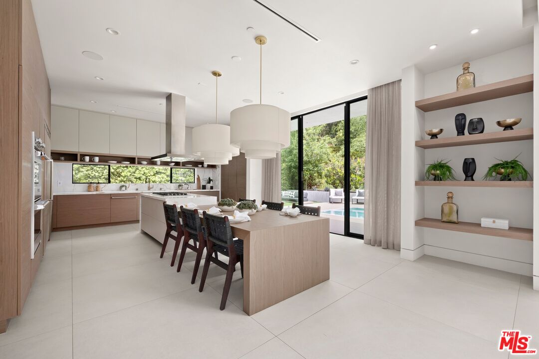 2814 Roscomare Road Los Angeles, CA 90077 - Photo 10 of 36