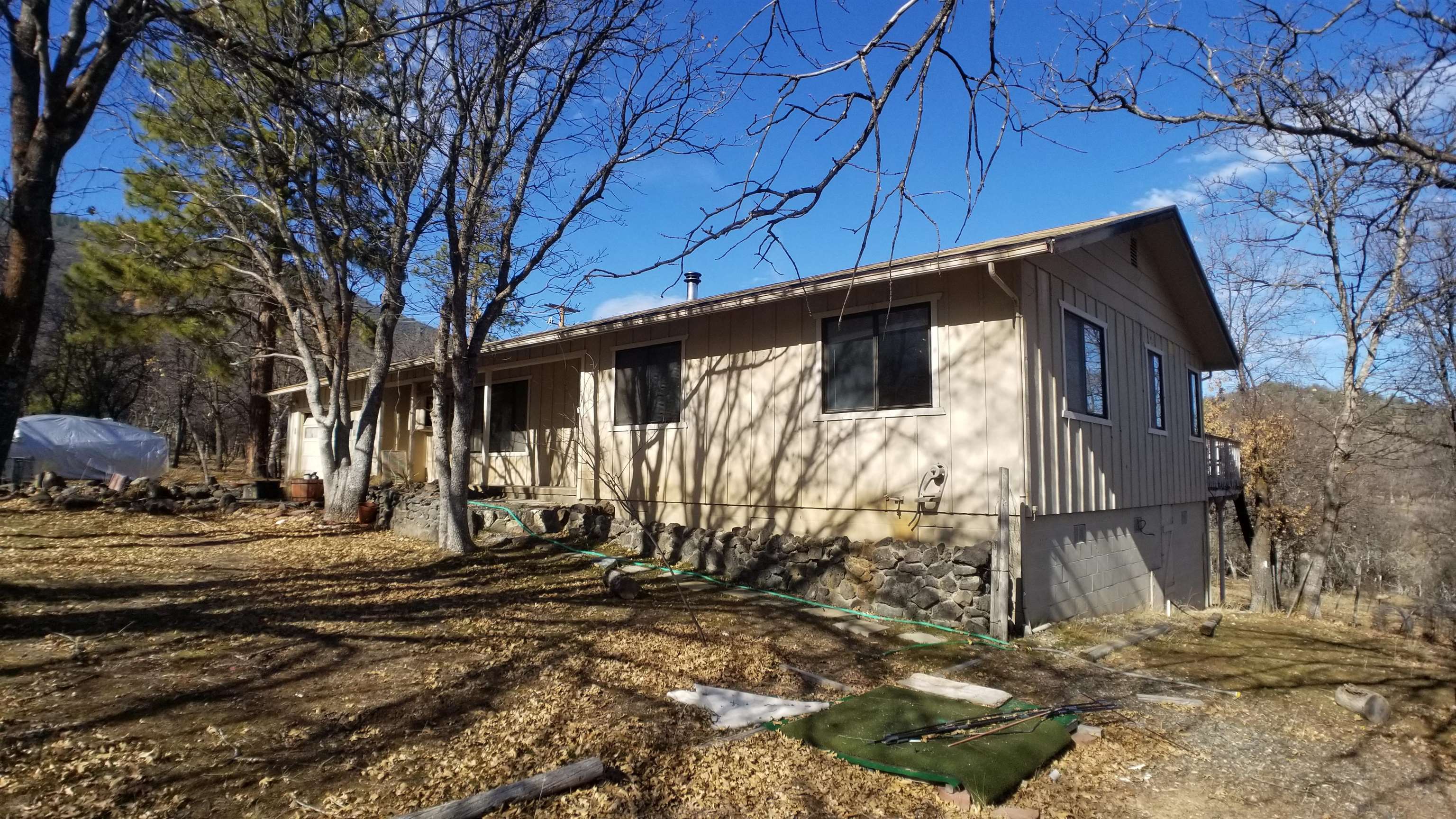 9304 Guys Gulch Road Yreka, CA 96097 - Photo 1 of 14 Gallery Image 1